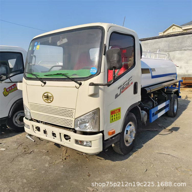 5吨油罐车价格 厂家直销 进出口外贸 供液车 运油车洒水车