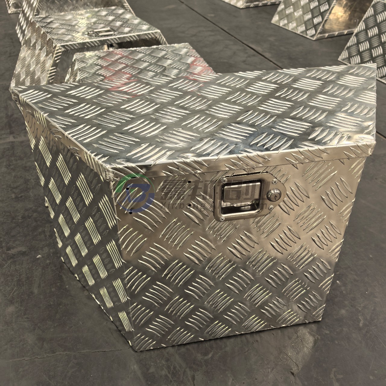 定制外贸出口澳洲铝合金花纹工具箱 户外防水铝箱 卡车储物工具箱
