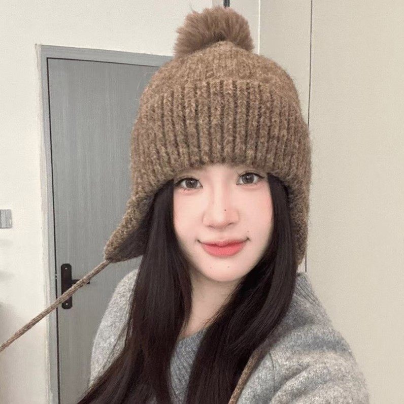 混色吊球辫子毛线帽 时尚冬天保暖护耳雷锋帽 韩版时尚针织帽女生