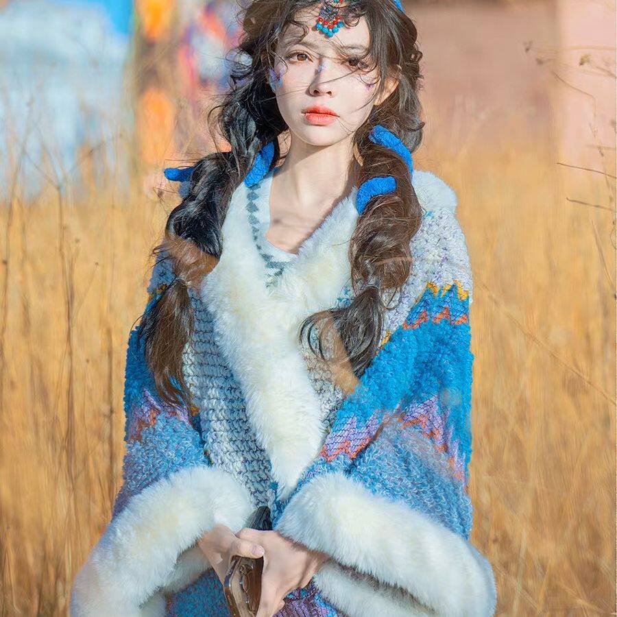 云南民族风毛领披肩斗篷外搭针织旅游穿搭拍照大理雪山丽江围巾女