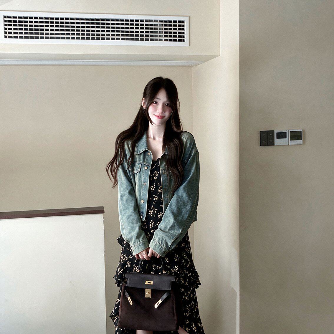 实拍大码女装初秋高级感不规则法式碎花吊带裙小众牛仔外套套装