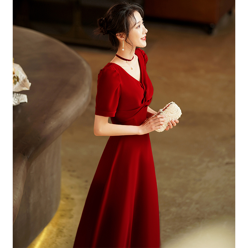 敬酒服新娘平时可穿夏季酒红色订婚连衣裙结婚缎面小个子回门红裙