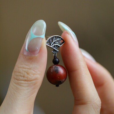 S925银磨砂铁皮包浆南红松石降真香竹叶扇形耳钉 AB款 E26135