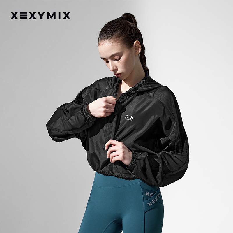 大logo半拉链轻薄套头夹克