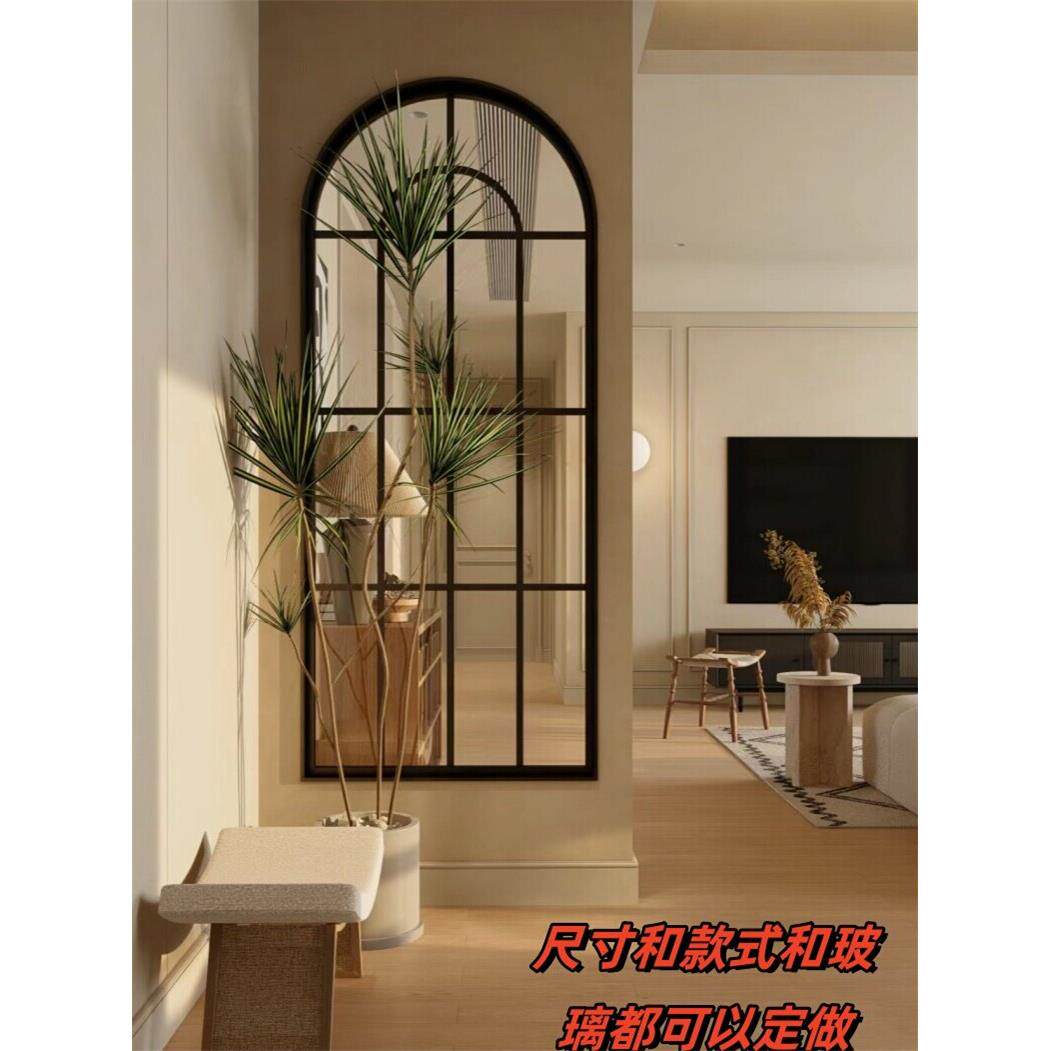 艺术中式铁屏风隔断,真假玻璃花窗,弧形拱饰,客餐厅风格新风格