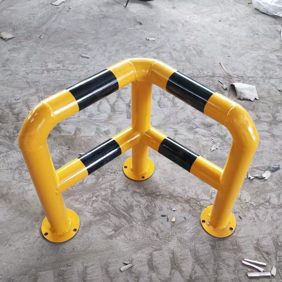 防撞护栏道路加固停车位隔离U型桩加厚防撞护栏钢管M型加油站江苏