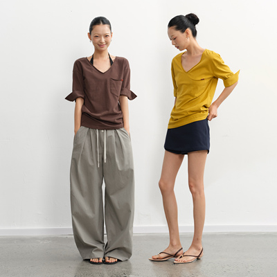 慵懒风宽松V领中袖T恤上衣