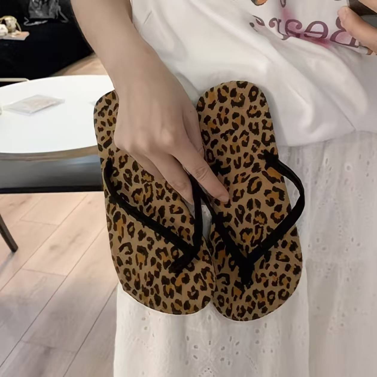 ins度假风辣妹豹纹人字拖超软