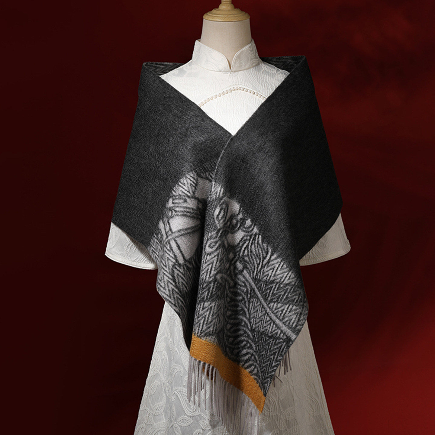 2025新款纯羊绒提花旗袍围巾披肩两用妈妈款冬季保暖双面厚围脖女