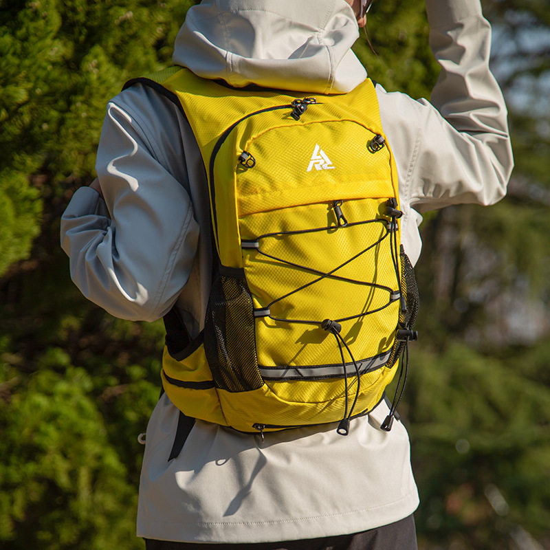登山包女旅游轻便双肩包骑行男小型背包徒步户外爬山超轻量化小包
