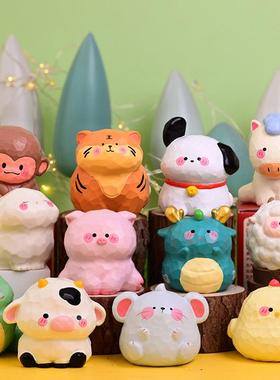 十二生肖车载摆件全套蛇年树脂可爱治愈系桌面模型新年礼物办公室