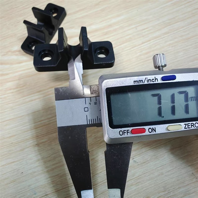热销7.5-8-8.5MM双孔铁线固定夹 8厘水管夹8mm塑料卡子 8毫米塑料