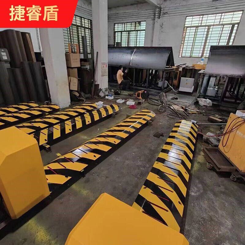 热销电动破轮胎阻车器地刺路障免埋式减速带地埋式单向遥控道刺车
