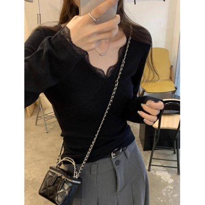 蕾丝v领黑色针织衫内搭打