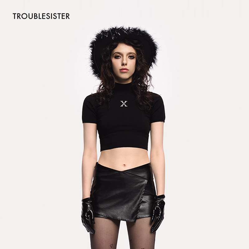 TROUBLESISTER经典LOGO高领气质针织百搭黑色修身舒适截腰短T恤