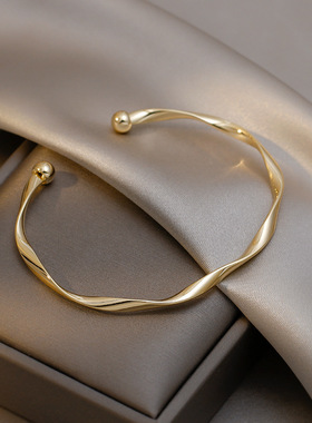 2023 New Fashion rend Unique Design Elegant Exquisite Twist