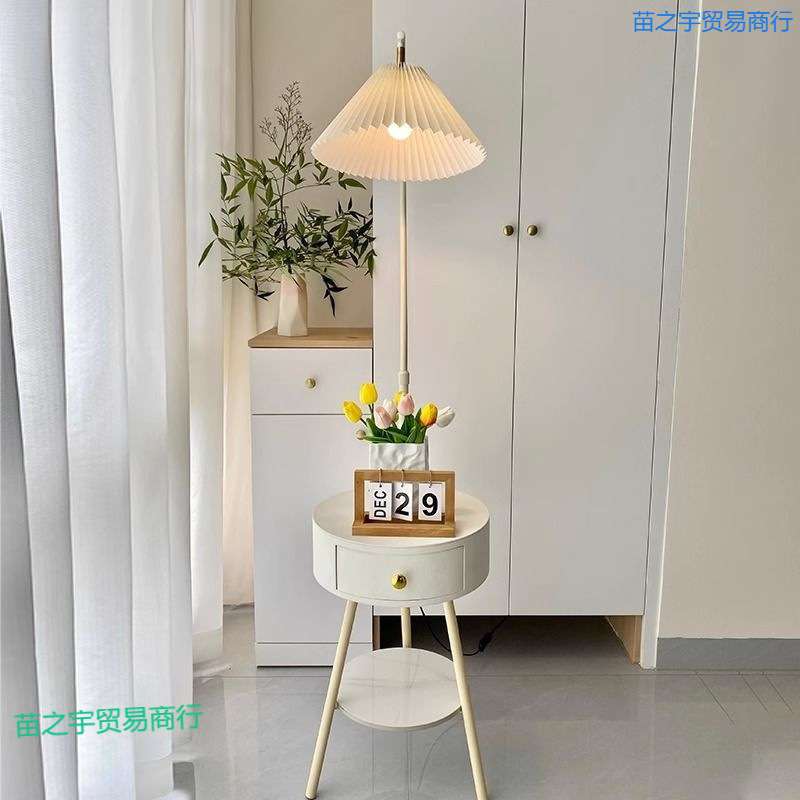 ?奶油风温馨氛围落地灯客厅置物架茶几一体式台灯卧室沙发边床