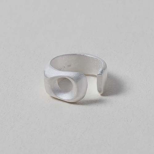 OLIO E ACETO油醋汁 · 纯银洞穴宽戒指