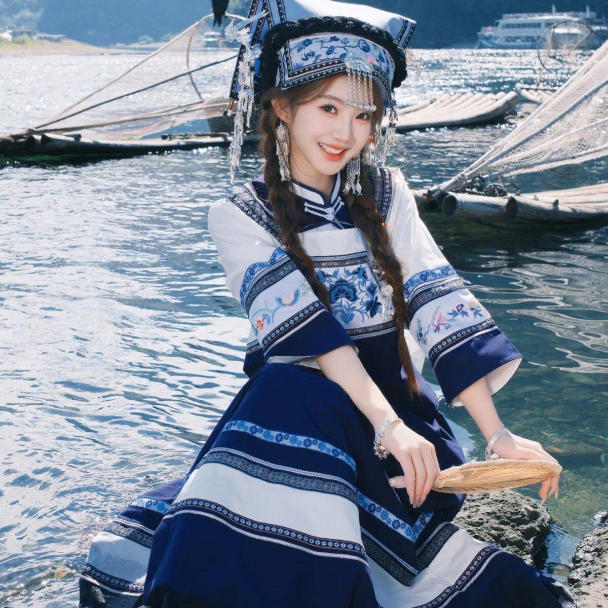少数民族苗族土家族阿妹长裙舞蹈演出服云南贵州网红旅拍白族彝族