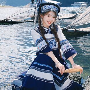 少数民族苗族土家族阿妹长裙舞蹈演出服云南贵州网红旅拍白族彝族