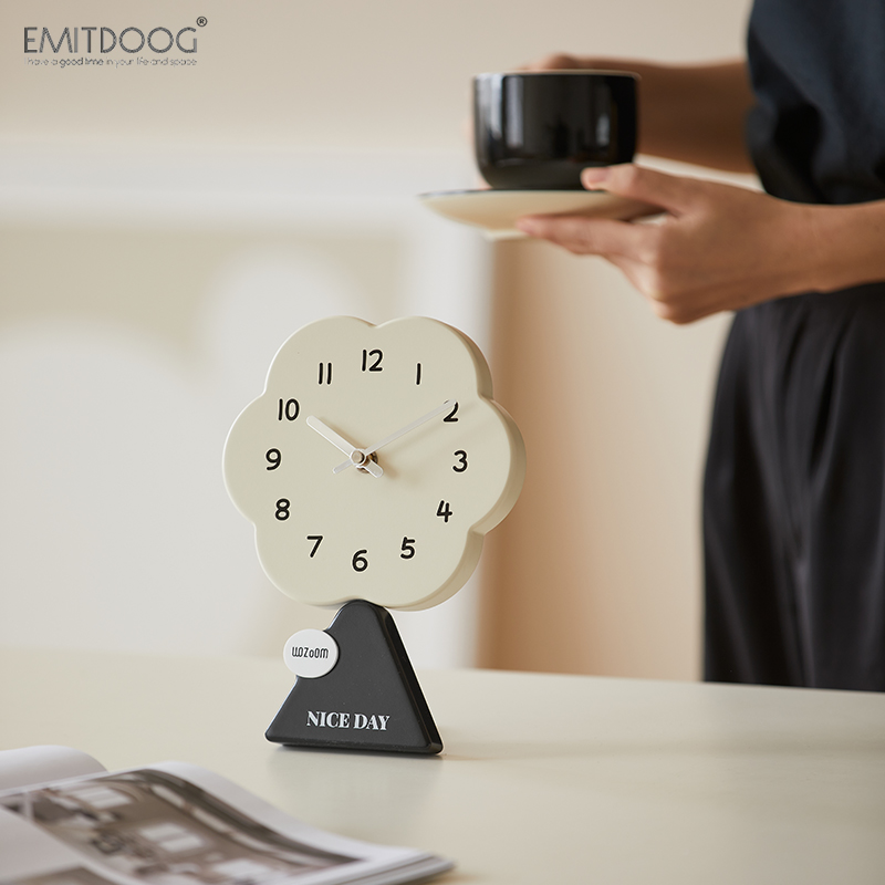 办公桌面时钟摆件家居客厅玄关电视柜酒柜创意座钟装饰品