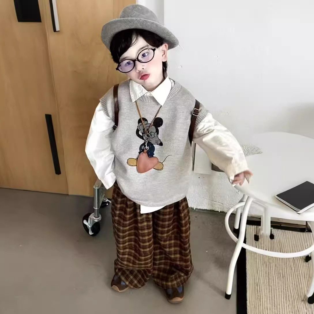 男童百搭2025新款可爱卡通米奇马甲宽松衬衫时髦格子裤舒适三件套