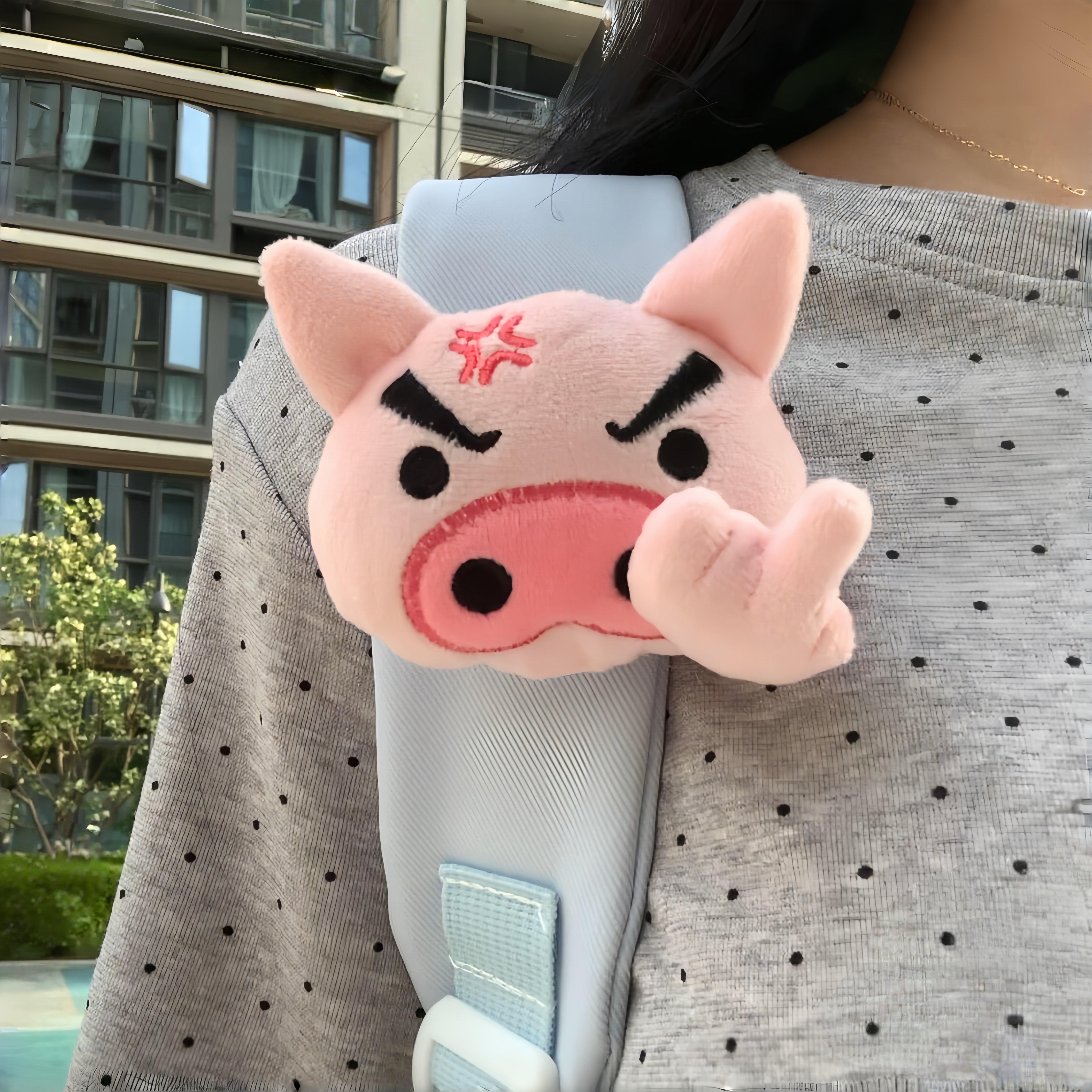 精神状态belike！左卫门拽猪书包肩带挂件磁吸可拆卸公仔包挂礼物
