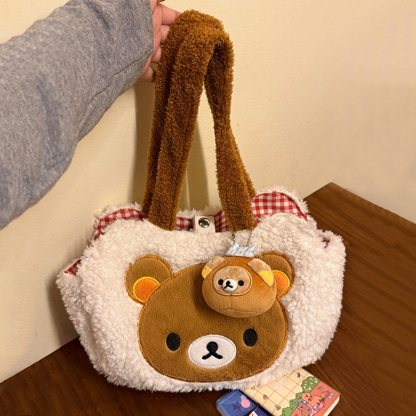可爱轻松熊毛绒单肩包包女2026新款冬季手提韩系大容量通勤托特包