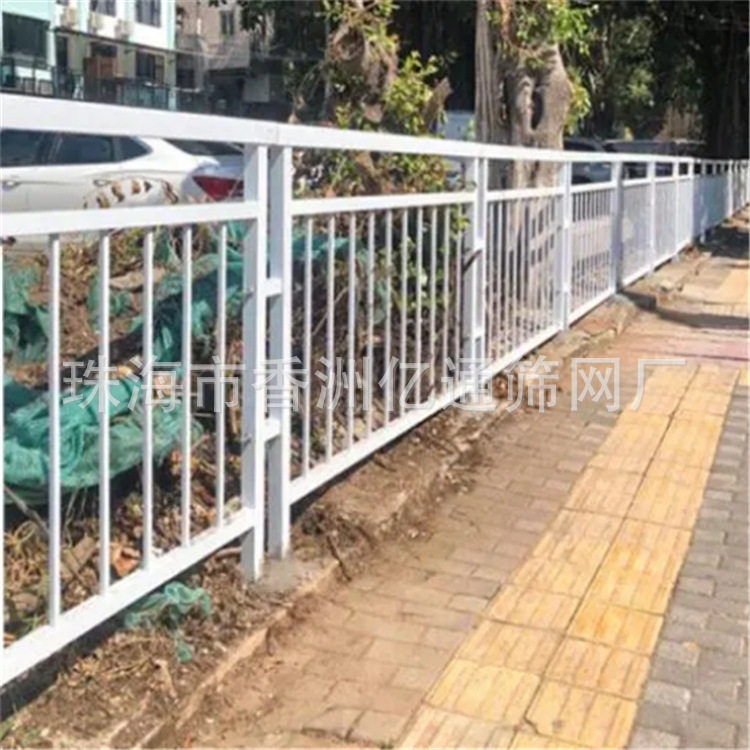 人行道隔离栏杆甲型道路中央镀锌管市政公路防撞锌钢护栏市政专用
