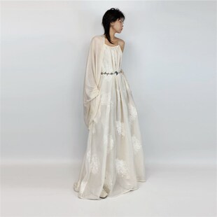 尢系UXI 清冷古典松弛感立体绣花飘逸吊带连衣裙 新中式