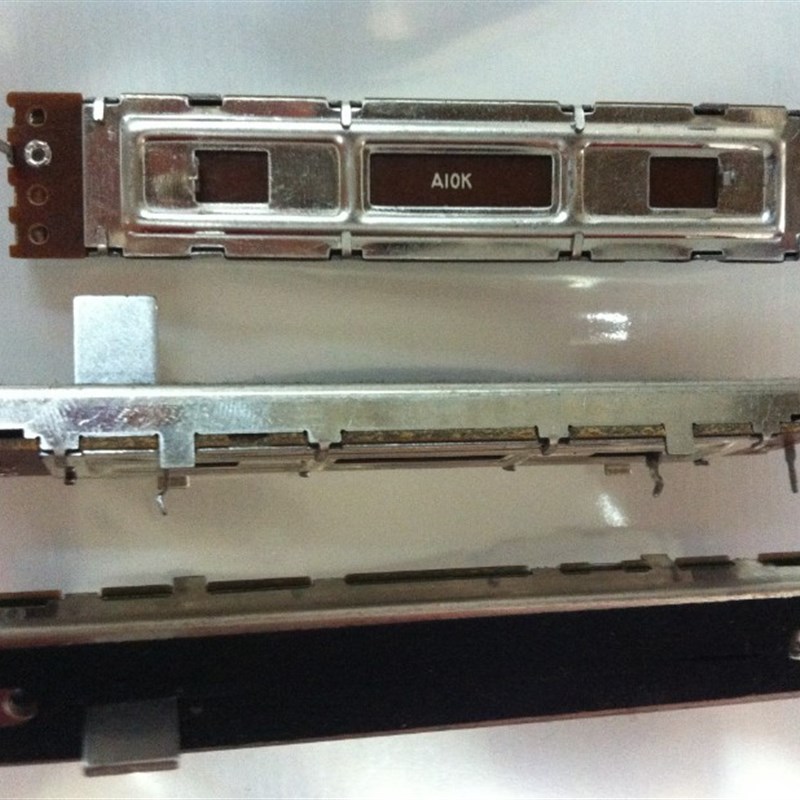 8.8公分宽型直滑动电位器单联A10K轴10MM 调音台电位器音量推子
