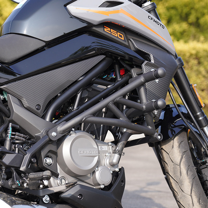 适用于22新款春风250NK保险杠摩托车CF250-B护杠改装弹簧头防摔棒