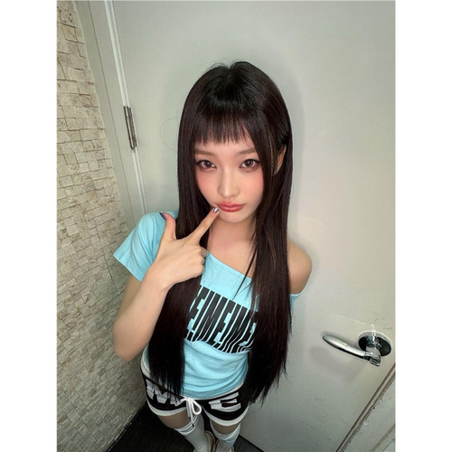 illit外园彩羽同款穿搭字母印花短袖T恤女2026新款露肩上衣打底衫