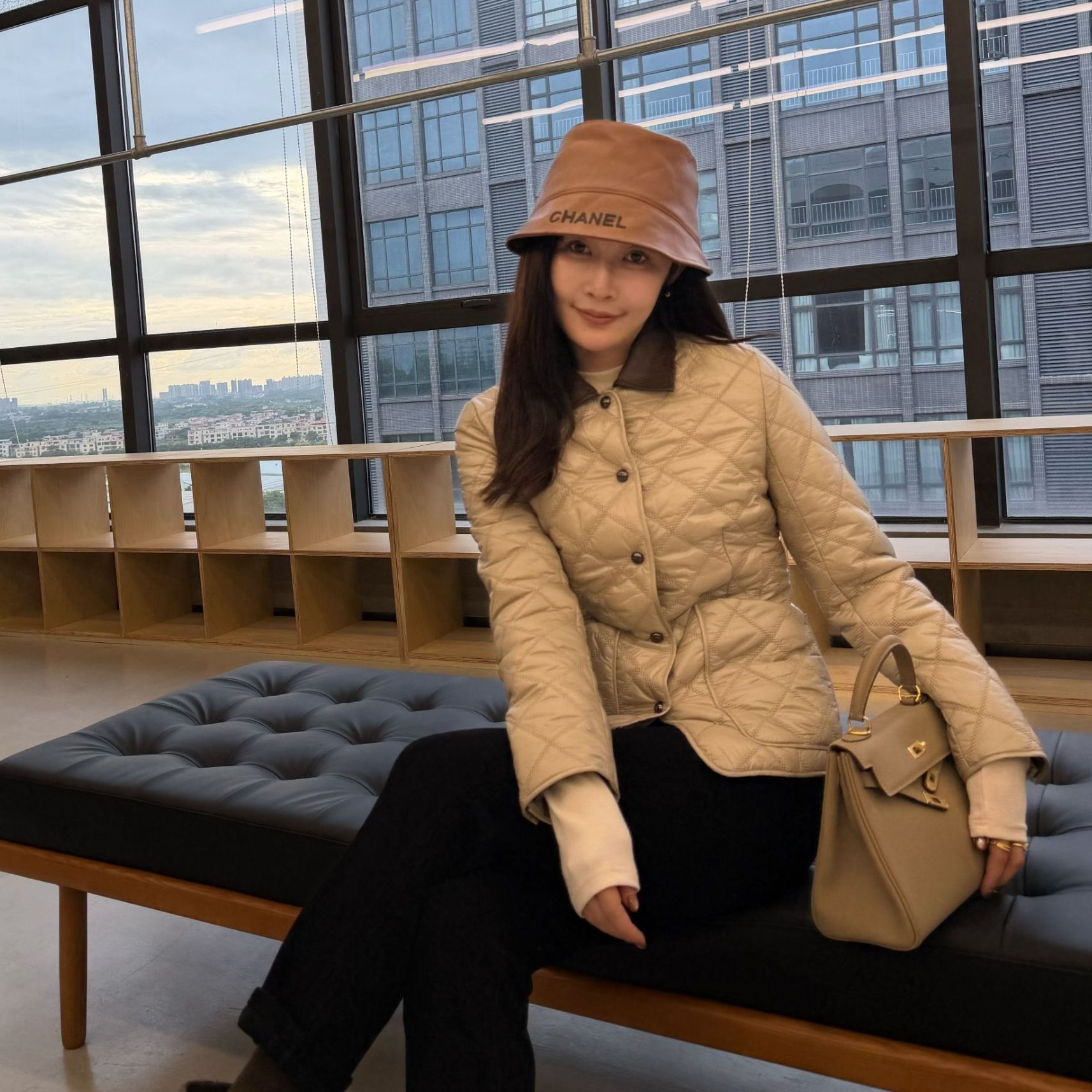 【依如】25年新款新国标90白鹅绒时尚高级感拼接百搭羽绒服 YW387