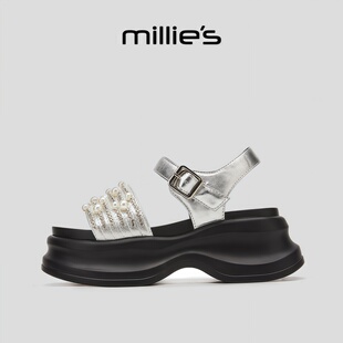 MILLIE'S/妙丽爆款银色厚底凉鞋女夏一字扣带珍珠装饰增高露趾鞋