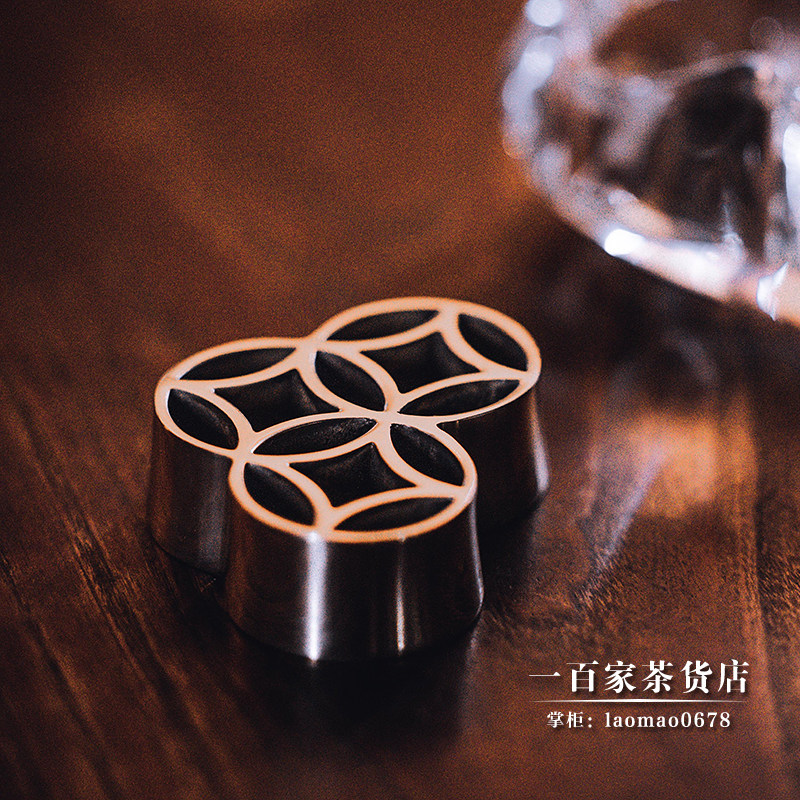 不二学古花器花小钱丨三铢璃 内孔为三钱古币鹅卵石造型玻璃花瓶