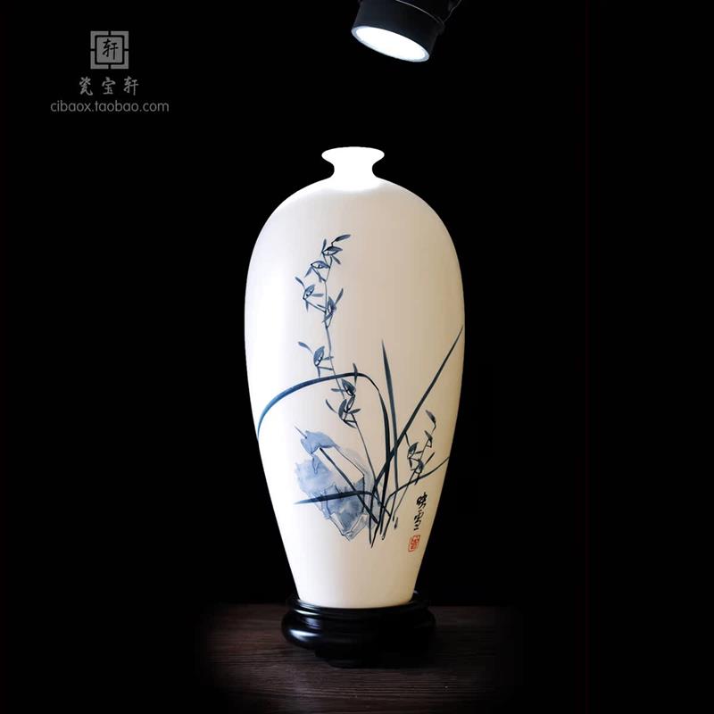 手绘兰花陶瓷羊脂玉瓷花瓶德化曾映雪大师家居客厅办公室花瓶摆件