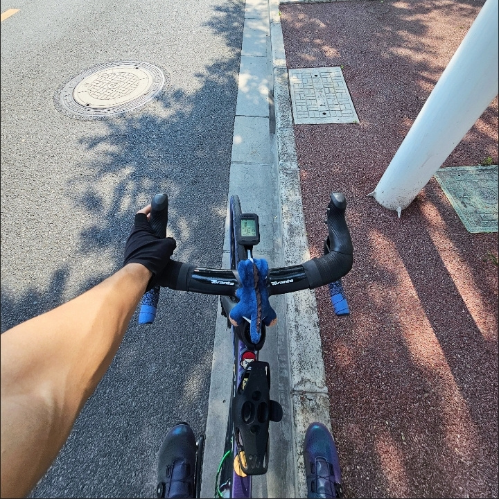 骑行手套夏季自行车公路半指山地车男女单车防晒减震运动防滑透气