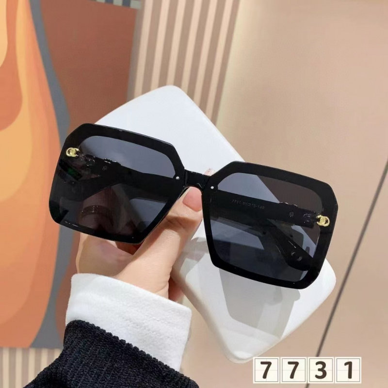 2024小香款太阳镜高清偏光时尚潮流墨镜开车防紫外线直播款