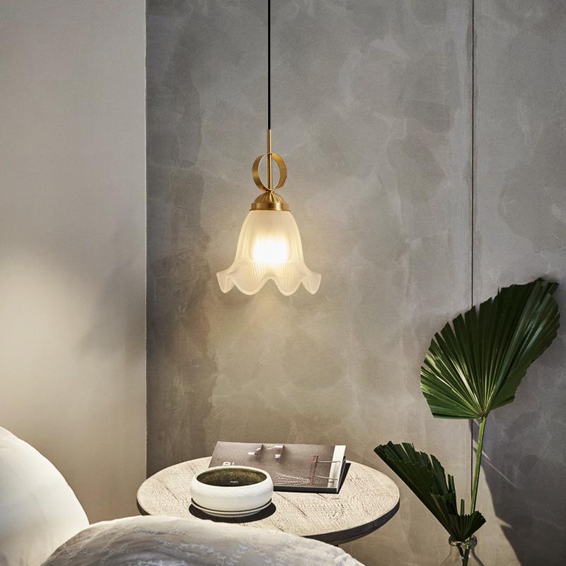 铜轻奢786卧奶油风蝴蝶结灯女孩儿童房花朵玻璃室床全头单头小吊