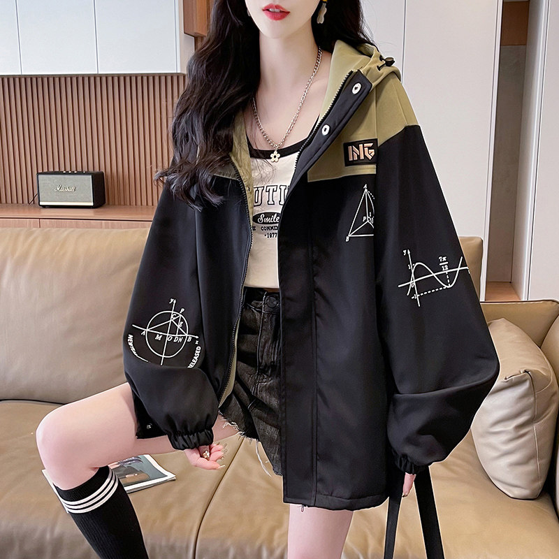 2025新款春秋外套女宽松初中高中学生卡通连帽工装棒球服休闲风衣,女装/女士精品,短外套,淘宝优惠券,粉丝福利购,淘宝优惠卷