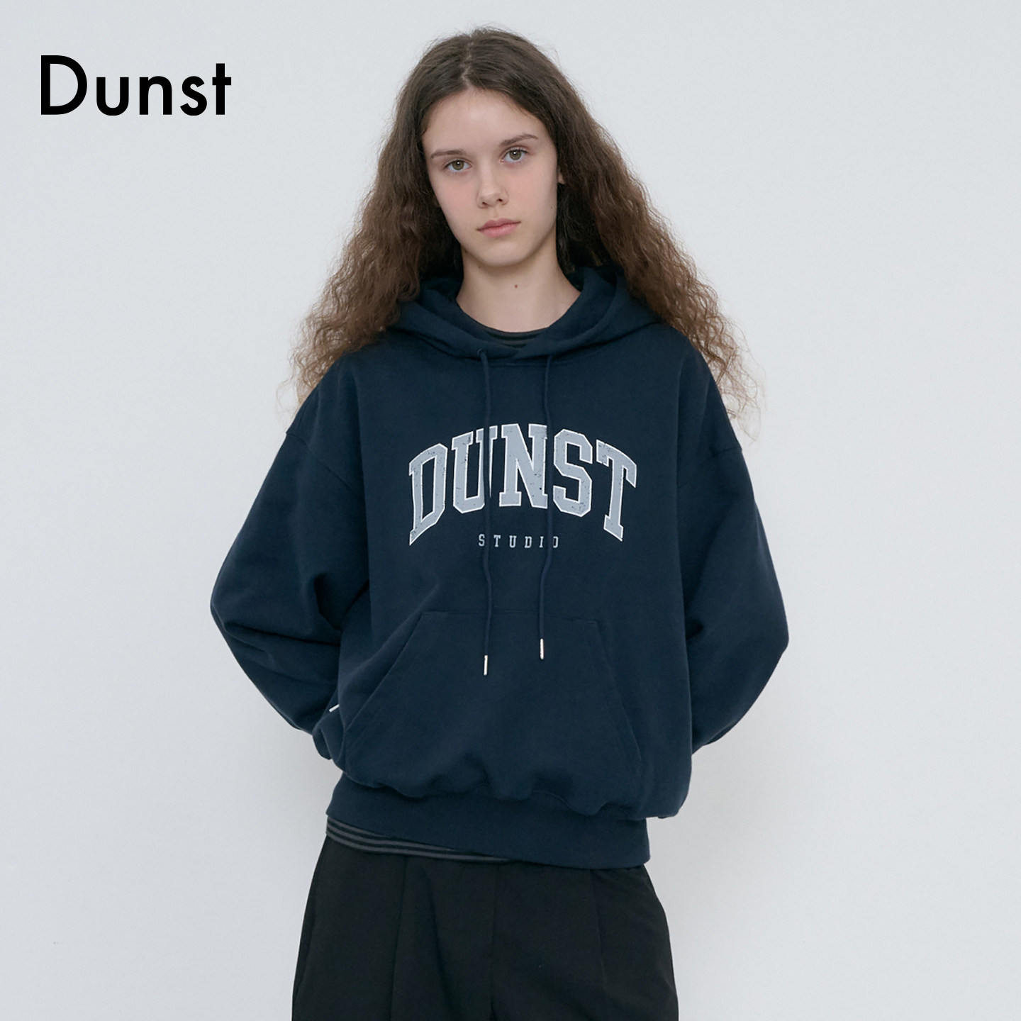 Dunst2026秋季新品中性复古学院风拱形Logo休闲连帽卫衣UDTS6C111