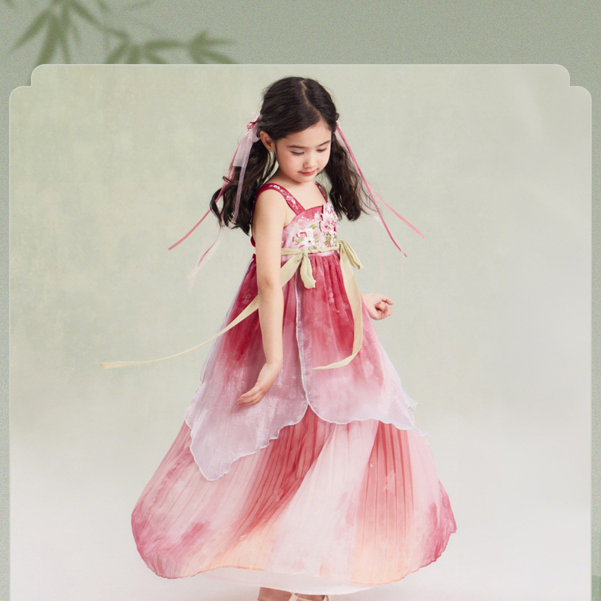 观山见女童汉服2026夏季新款儿童古装女孩古风唐装吊带连衣裙套装图片