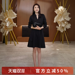 溶溶【大女主小黑裙】RONGRONG V领棉柔松弛感收腰连衣裙2620H018
