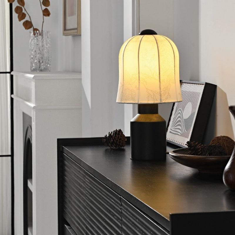 新款法式复古台灯怀旧中古风客厅民宿布艺氛围灯卧室床头实木台灯