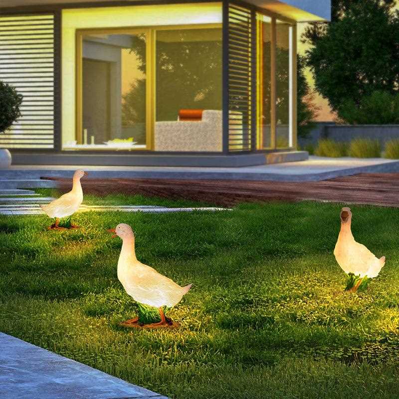 新款直销太阳能户外灯庭院灯景观灯庭院布置装饰灯仿真动物白鹅草