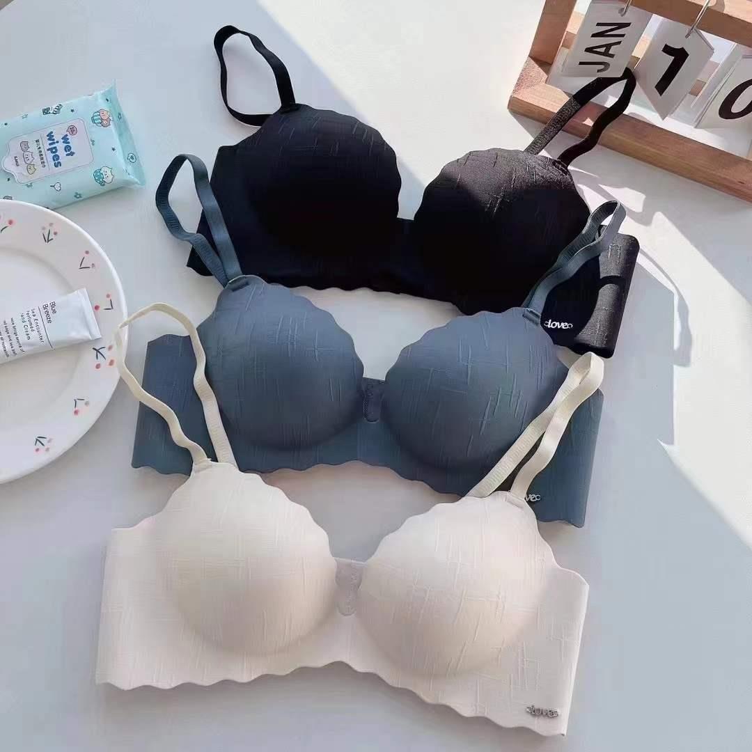新款直销bra一片式无痕内衣女学生无钢圈加厚调整型a杯神器小胸聚