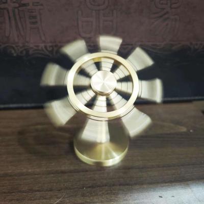 新款直销黄铜船舵掌舵人一亿摆件陀螺桌面小风车地球仪装饰黄铜创