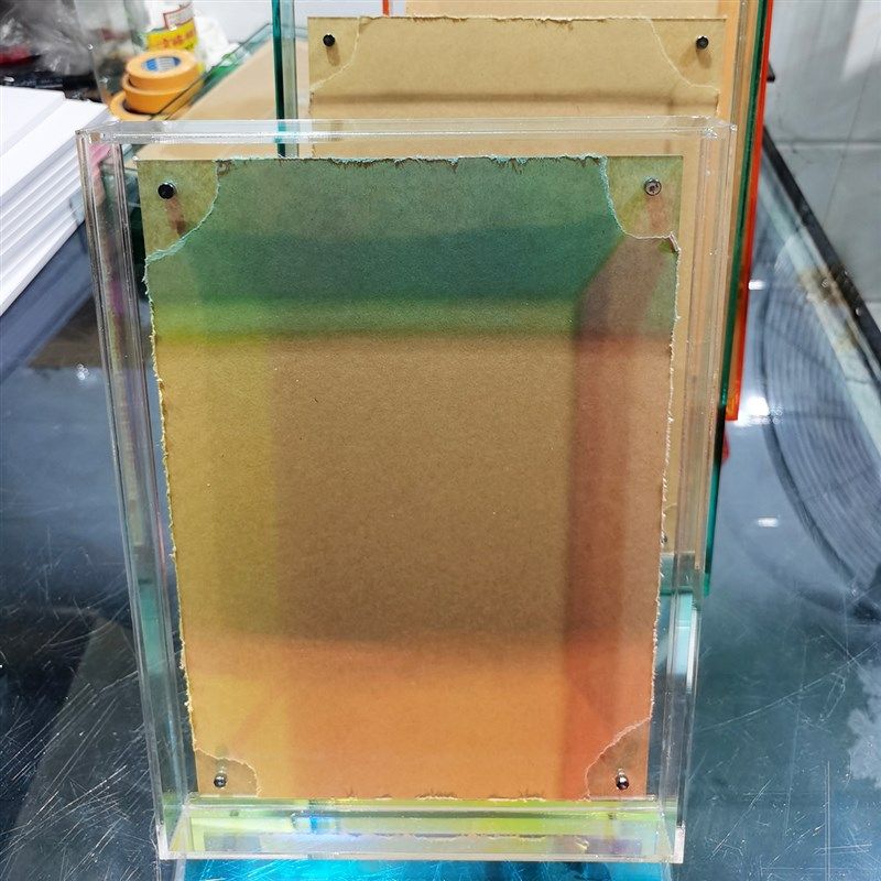 彩色亚克力悬浮桌摆相框摆台画框桌牌定制挂墙防尘夹片框工厂定做