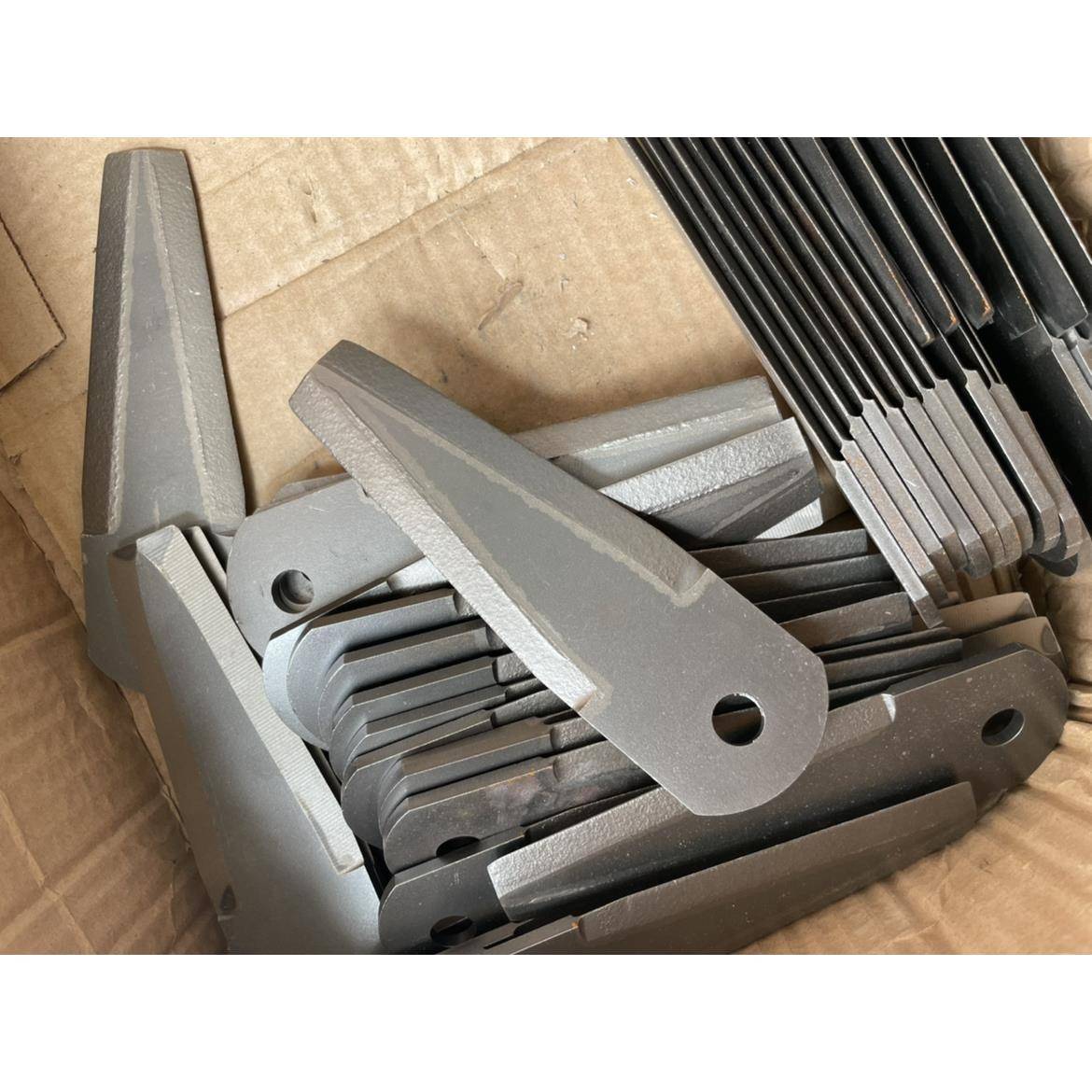 潍柴雷沃RG50/60/70/80收割机粉碎机单眼刀片